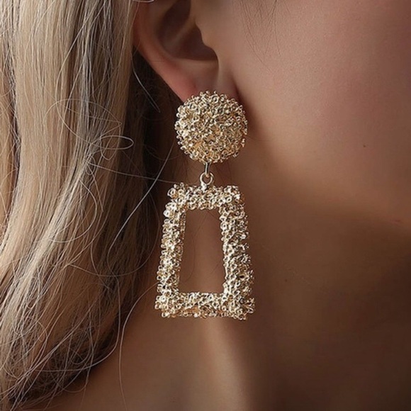 ✨New! Geometric statement gold drop earrings✨ - Picture 4 of 8